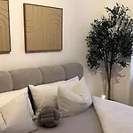 Mitten In Der Historischen Altstadt Von Pasov