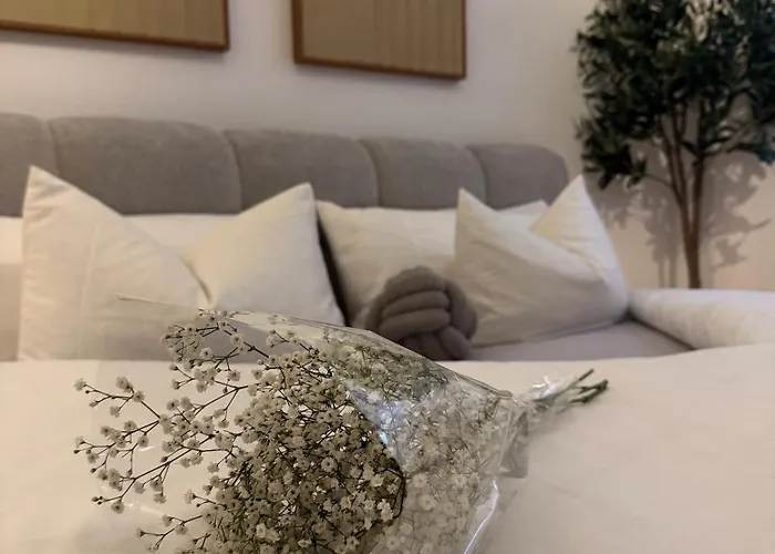 Mitten In Der Historischen Altstadt Von *