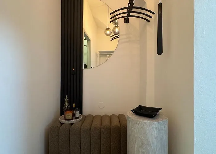 Mitten In Der Historischen Altstadt Von *